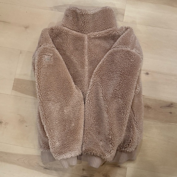 Alo Yoga Sherpa Varsity Jacket in Dusty Pink (Rose Mauve Pink Color) Size Medium - Picture 8 of 11